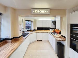 Kitchen- click for photo gallery